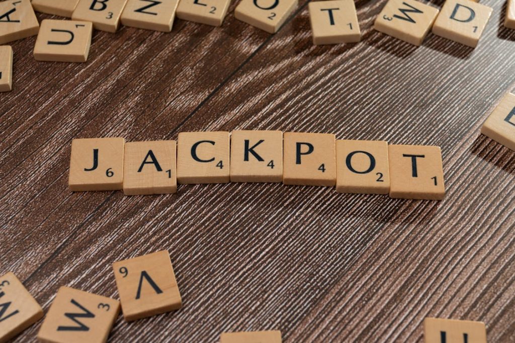 How Progressive Jackpots Attract High-Stakes Gamblers